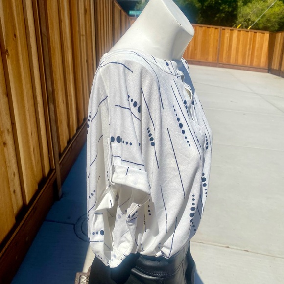 White & Black Short Sleeve Top 🤍 - Picture 5 of 11